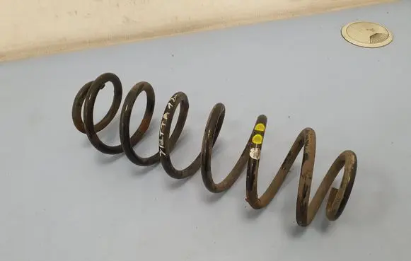 Volkswagen Jetta VI Rear coil spring 1K0511115BC 1K0511115GK