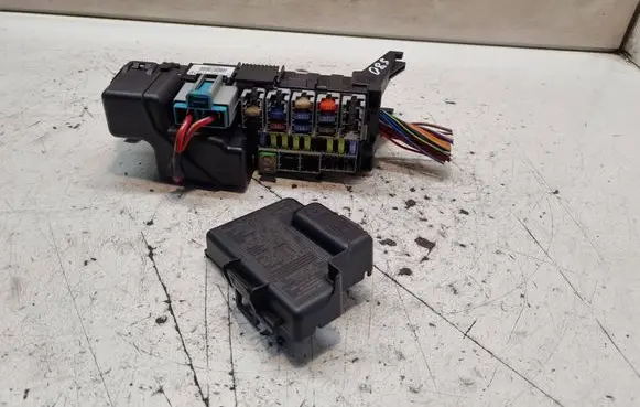 Volvo S80 Fuse box set DPN13800159HWB 18102010