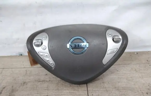 Nissan Leaf I (ZE0) Steering wheel airbag