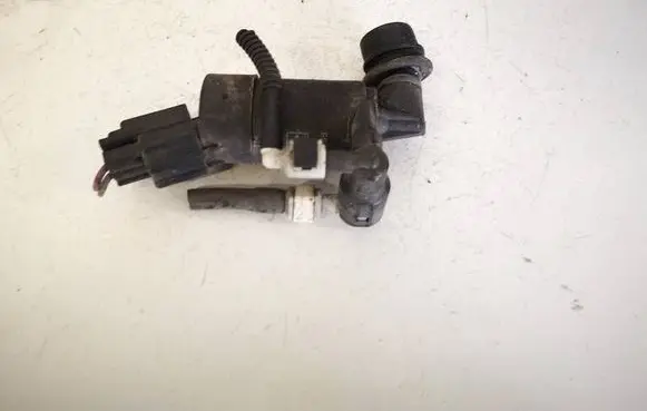 Ford Focus Windscreen/windshield washer pump BV6117K624BB