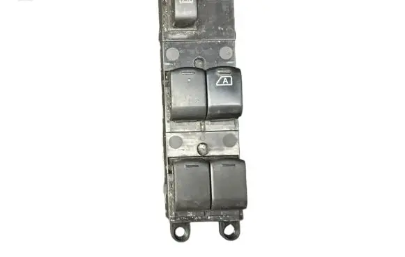 Nissan Qashqai Electric window control switch 25401JD00A