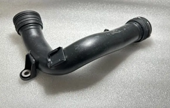 Volkswagen PASSAT B6 Intercooler hose/pipe 1K0145770AF