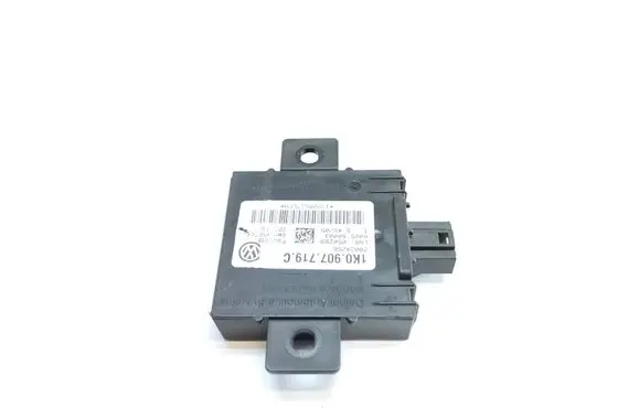 Audi A3 S3 8P Alarm control unit/module 1K0907719C