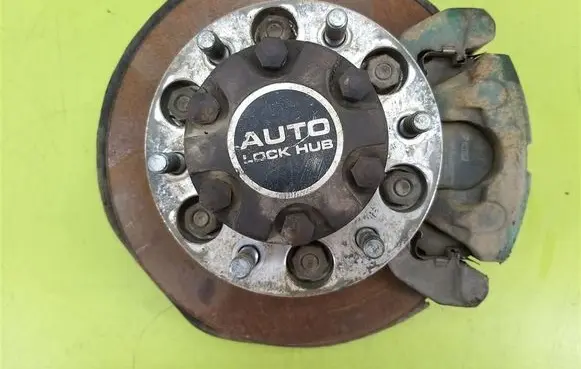 Opel Frontera A Front wheel hub spindle knuckle