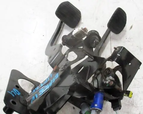 Renault Espace IV Pedal assembly 8200725788