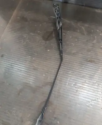 Mercedes-Benz B W245 Front wiper blade arm A1698200140