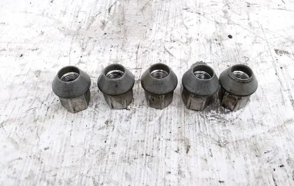 Land Rover Range Rover Velar Nuts/bolts 