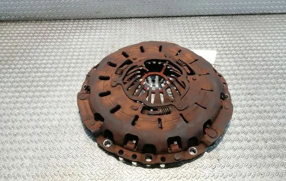 Volkswagen II LT Pressure plate 062141025E E3701
