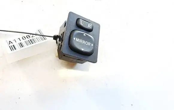 Toyota Auris 150 Wing mirror switch 183574