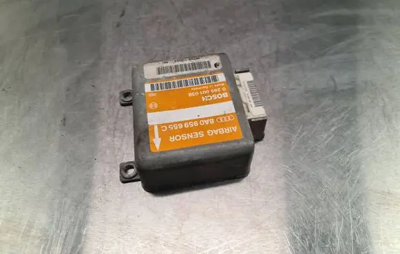 Audi A6 S6 C4 4A Airbag control unit/module 8A0959655C 0285001038
