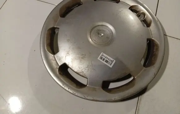 Nissan Almera Tino R15 wheel hub/cap/trim 