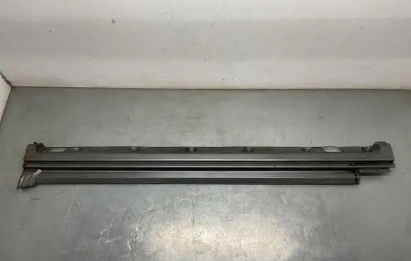 Land Rover Range Rover L322 Side skirt front trim 