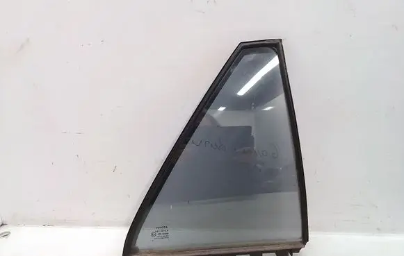 Toyota Avensis T250 Rear vent window glass 43R00048