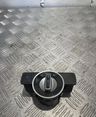 Mercedes-Benz C W204 Light switch A2129050551