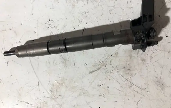 Audi A4 S4 B8 8K Fuel injector 0445116030 03L130277