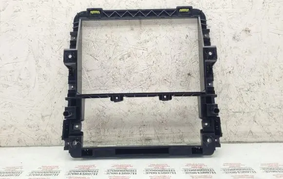 Volkswagen Touran I Radio/GPS head unit trim 1T0858005A