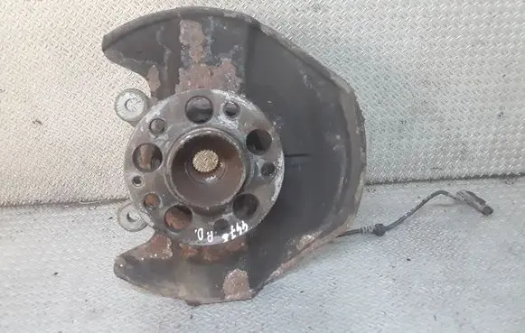 Mercedes-Benz B W245 Front wheel hub spindle knuckle 