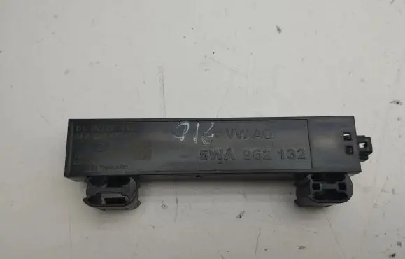 Skoda Octavia Mk4 Keyless system antenna 5WA962132