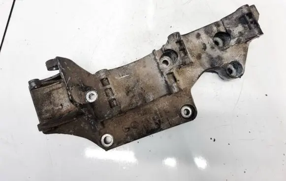 Volkswagen Golf IV Engine mounting bracket 045903143C