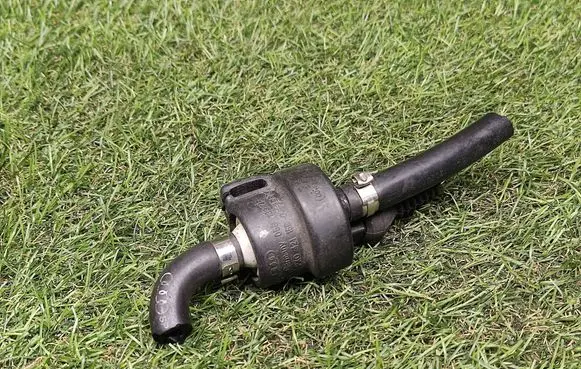 Volkswagen PASSAT B5.5 Vacuum valve 058133459