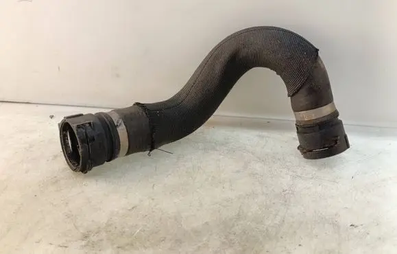 Audi A4 S4 B7 8E 8H Engine coolant pipe/hose 8E0121055R