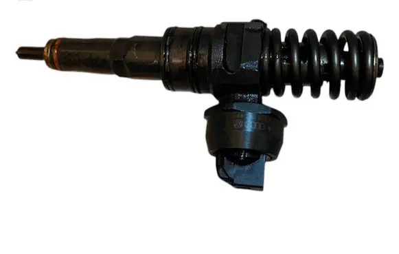 Volkswagen Golf V Fuel injector 038130073AG 0414720215