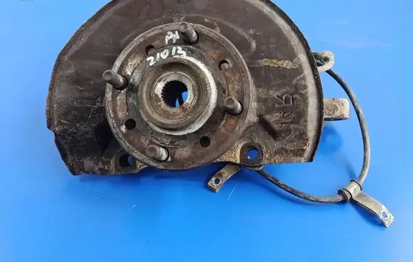 Mitsubishi Carisma Front wheel hub spindle knuckle
