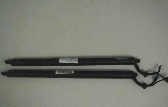 BMW 2 F46 Shock absorber/damper mounting bracket 9465655