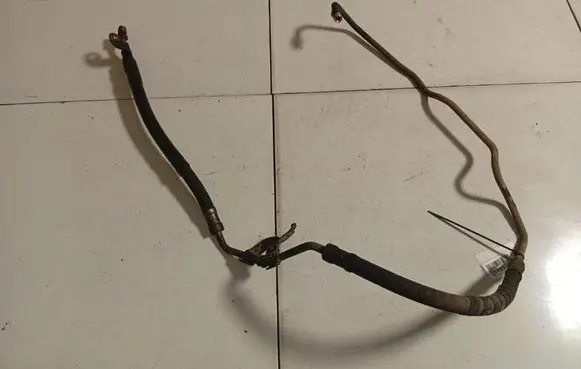 Toyota Avensis T250 Power steering hose/pipe/line