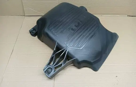 Man TGE 1gen Engine cover (trim) 04L103925AT