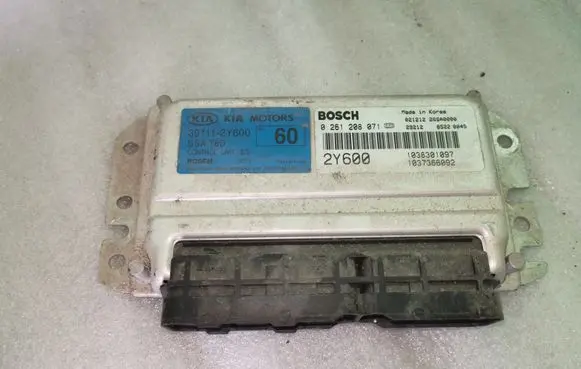 KIA Spectra Engine control unit/module 391112Y600 0261208071