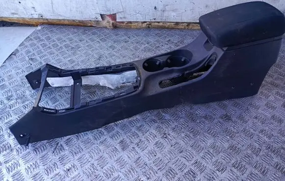 Hyundai i30 Glove box central console 