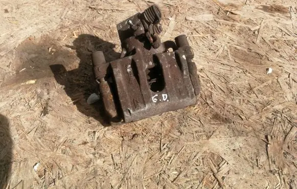 Ford Grand C-MAX Rear brake caliper