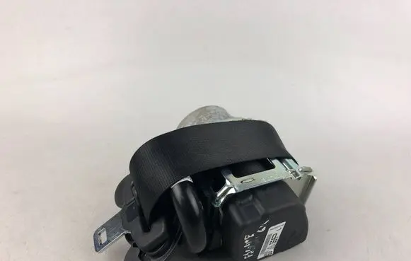 Mini One - Cooper F56 F55 Rear seatbelt 7313367