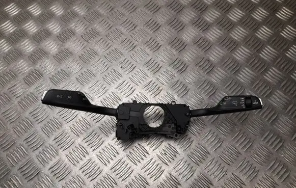 Wiper turn signal indicator stalk/switch