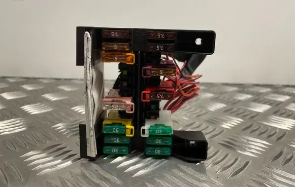 Mercedes-Benz E W211 Fuse module 2115450301