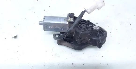 Mercedes-Benz E W212 Seat adjustment motor 0390203369