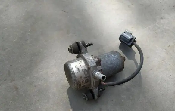Volvo S60 Vacuum pump 30645454