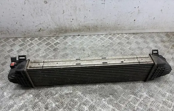 Land Rover Evoque I Intercooler radiator 6G919L440CD 0261230296