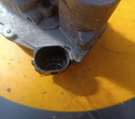 Opel Zafira C Throttle valve 5564164