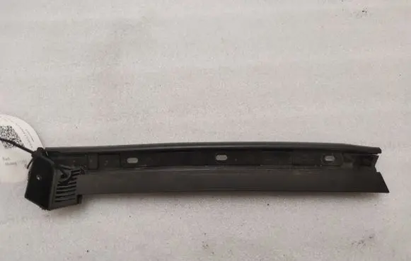 Ford Mustang VI Front door coupe window/glass frame FR3B6302565