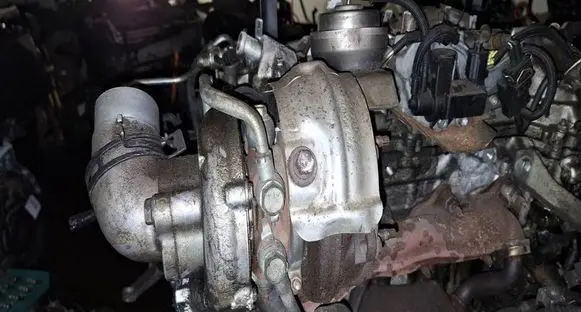 Toyota Avensis T250 Turbo 172010R020