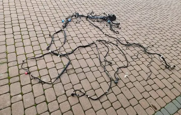 Opel Mokka B Headlight/headlamp wiring loom/harness 96QT063180