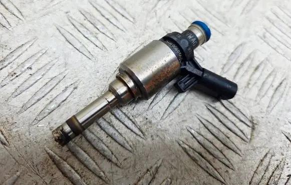 Audi A5 Sportback 8TA Fuel injector 0261500076 06H906036G