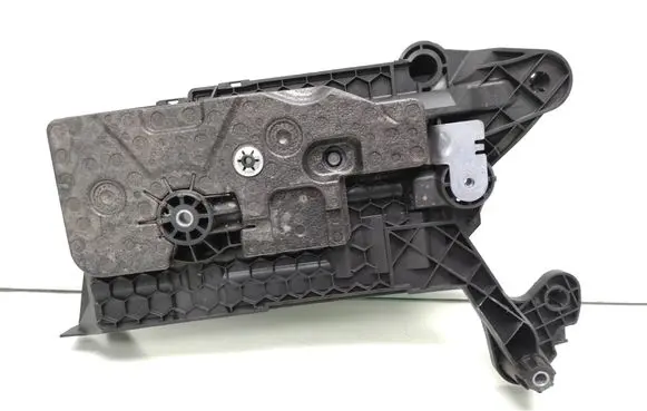 Seat Leon (5F) Battery tray 5Q0915331K