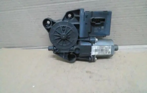 Renault Scenic III - Grand scenic III Rear door window regulator motor 827310166R