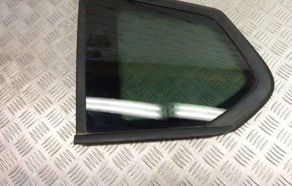 BMW X3 F25 Rear side window 7205625