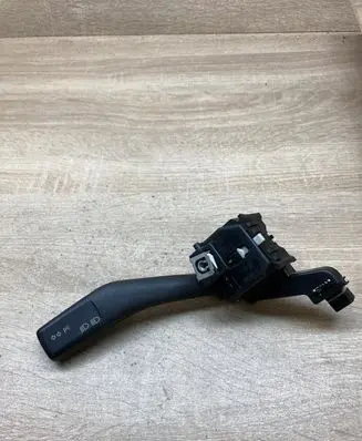 Volkswagen Touran I Indicator stalk 1K0953513