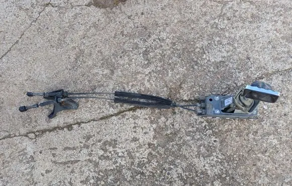 Volkswagen PASSAT B6 Gear shift cable linkage 03610066L0