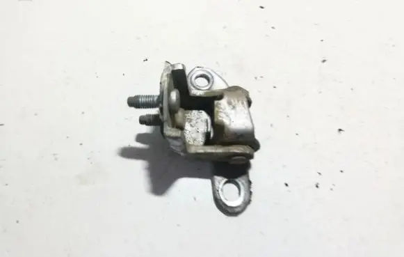Toyota Avensis T220 Rear door lower hinge
